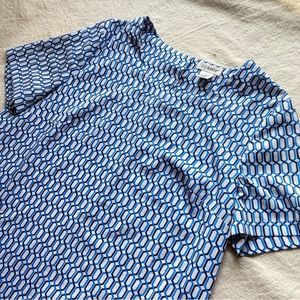 Vintage Liz Baker White, Blue & Navy Chainlink Print Short Sleeve blouse